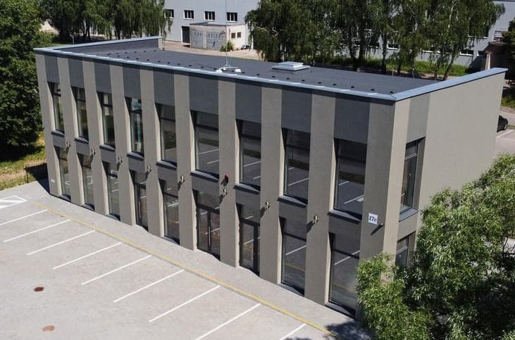 Pastatas Chemijos gatvėje, kuriame įsikūrusi Saulėta